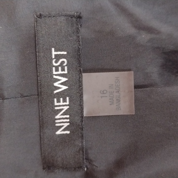 Nine West black princess-seamed blazer! - Picture 8 of 9